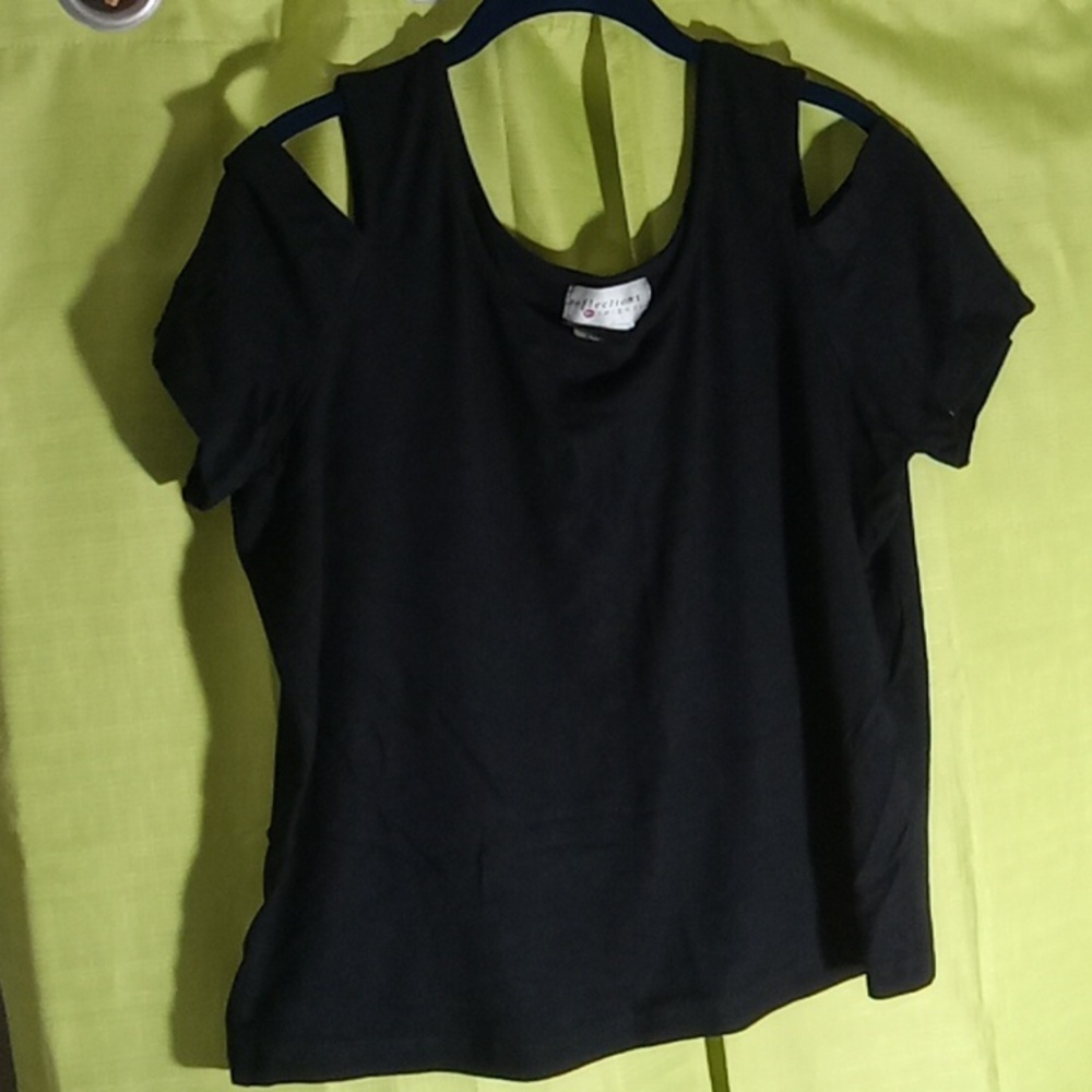 2x keyhole black top - Picture 1 of 3